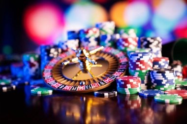 erek2 69 live roulette table interface on mobile showing wheel and betting layout